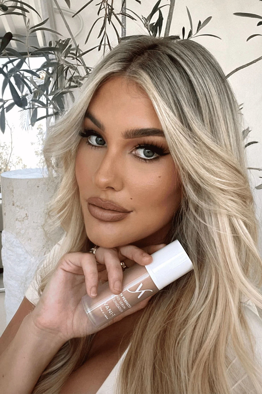 Vani-T Skin Perfector HD Serum Foundation Shade- F49 - Professional Salon Brands