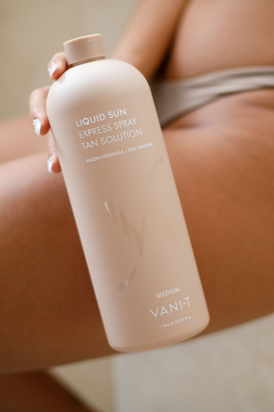 Vani-T Liquid Sun Express Spray Tan Solution Medium 1L (Chocolate Base) - Professional Salon Brands