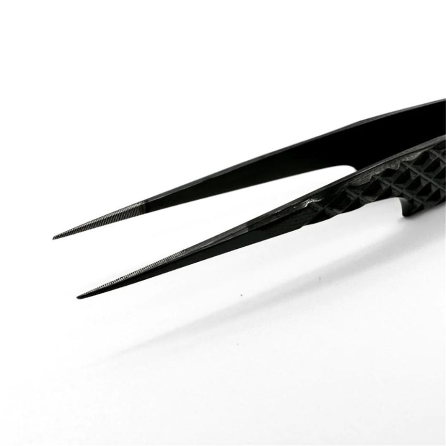 ELLEEBANA Ellee-isolate - straight tweezer (black plasma coated) - Professional Salon Brands