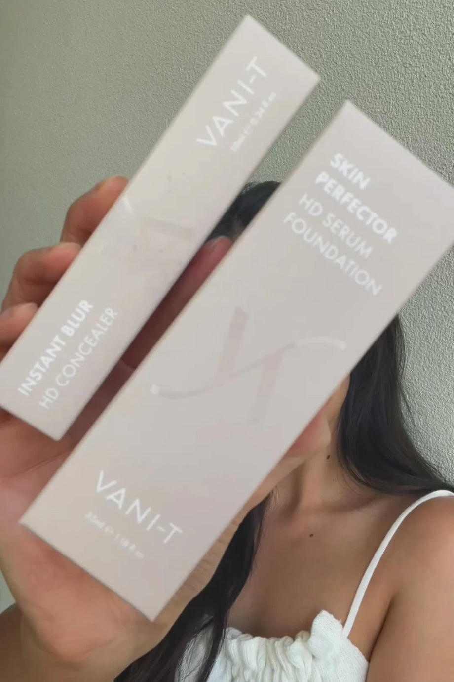 Vani-T Instant Blur HD Concealer Shade- C49 - Professional Salon Brands